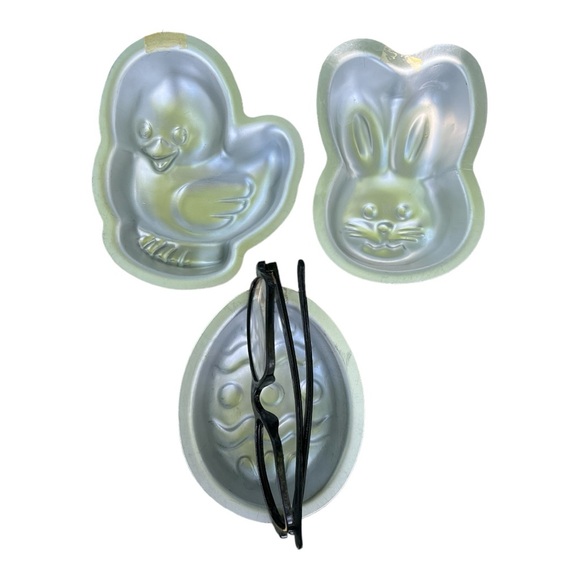 Lot of 3 Mini Easter Cake Pans - Picture 3 of 3